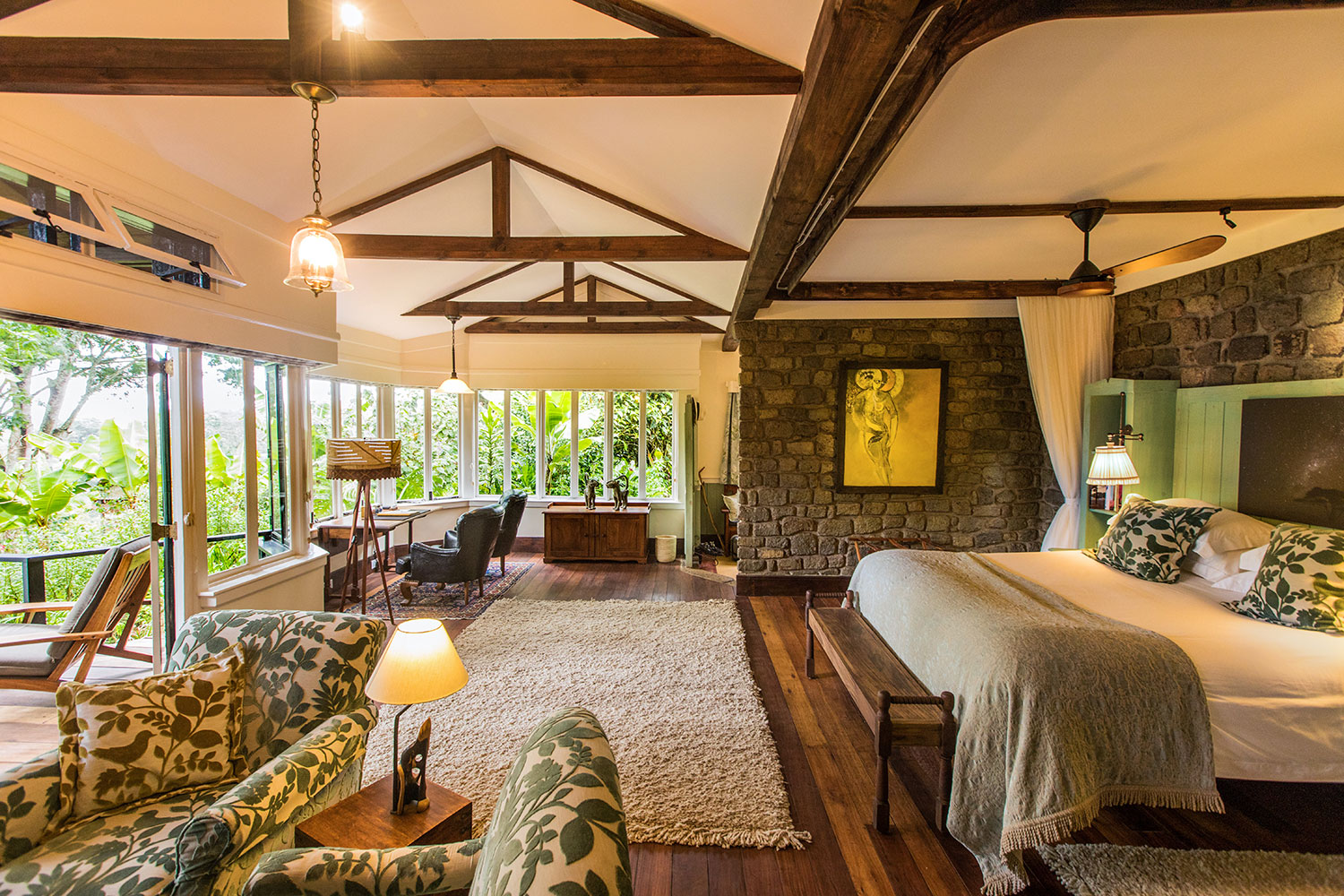 https://www.gibbsfarm.com//srv/htdocs/wp-content/uploads/2019/10/Gibbs-Farm-cottage-interior-bedroom-living-area-1.jpg